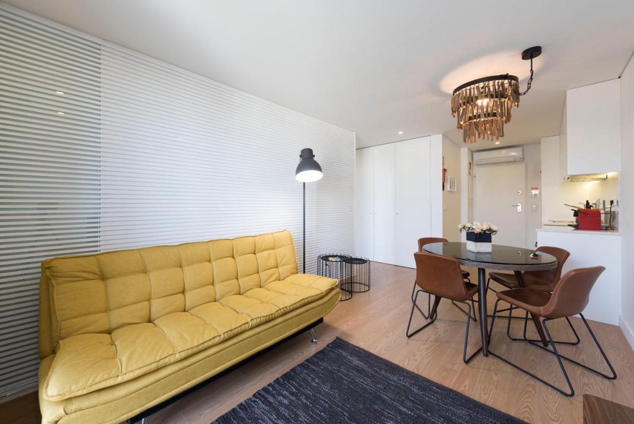 Lovelystay - Central Flat W/ Ac & Balcony Porto Dış mekan fotoğraf